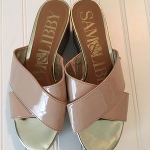Sam & Libby women’s 8 cork wedge beige sandals.